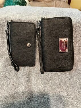 EUC Michael Kors Black Pebbled Leather Wristlet and Wrap Around Wallet Set 4pcs